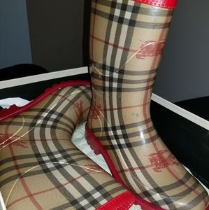 Womens Burberry Rainboots